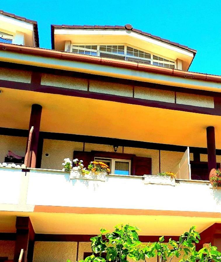 Casa Magnolia Apartamento Pomezia Exterior foto