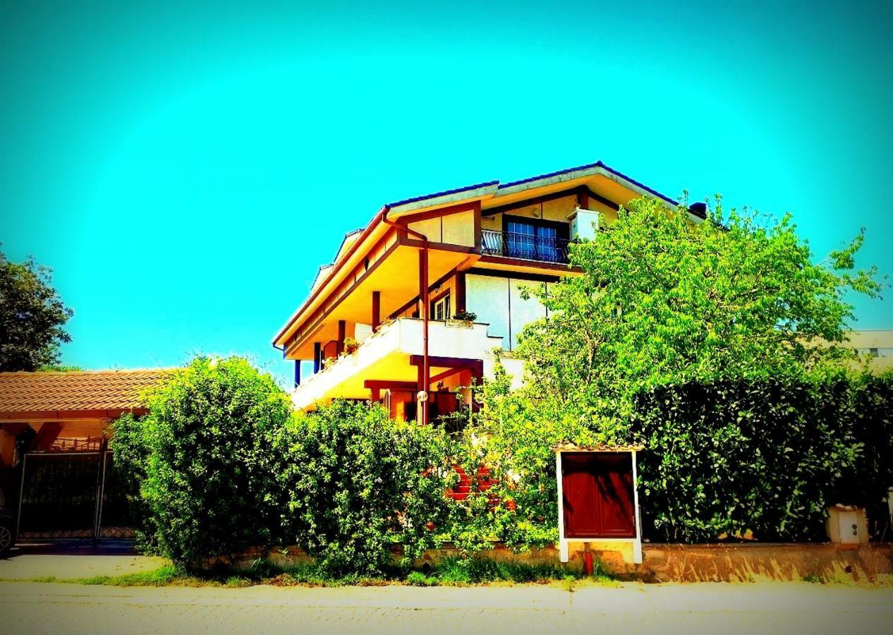 Casa Magnolia Apartamento Pomezia Exterior foto